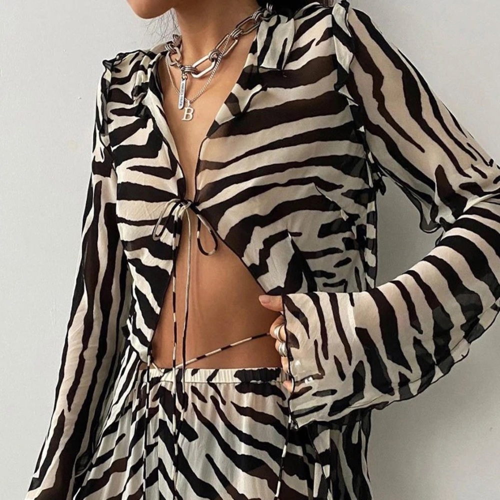 SOLD ❤️ Rat & Boa Zephyr top in zebra print